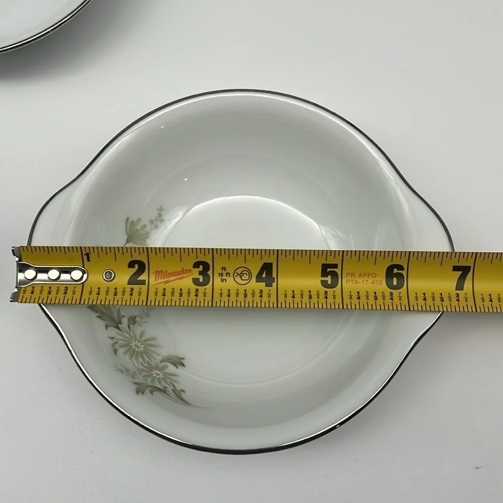 Noritake Soroya 6853 6” Cereal Bowl Light Green Daisy Platinum‎ Banded